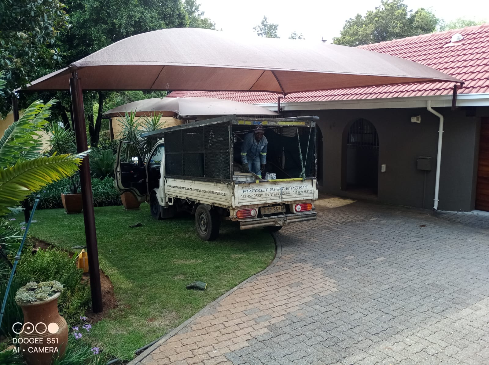 Residential double shadeport